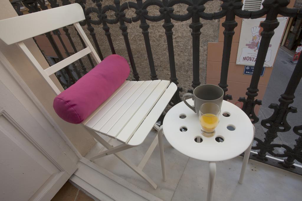 Singularstays Roteros Valencia Bilik gambar